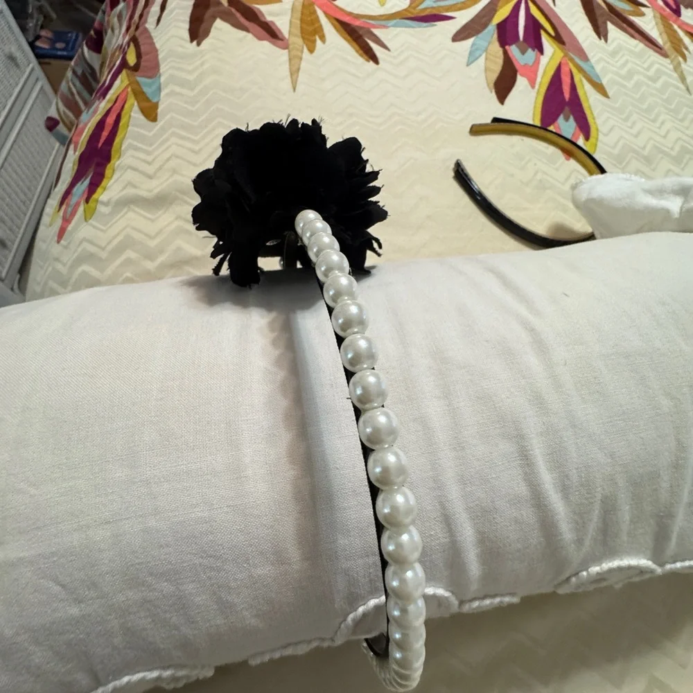 Elegant Black Floral Pearl Headband